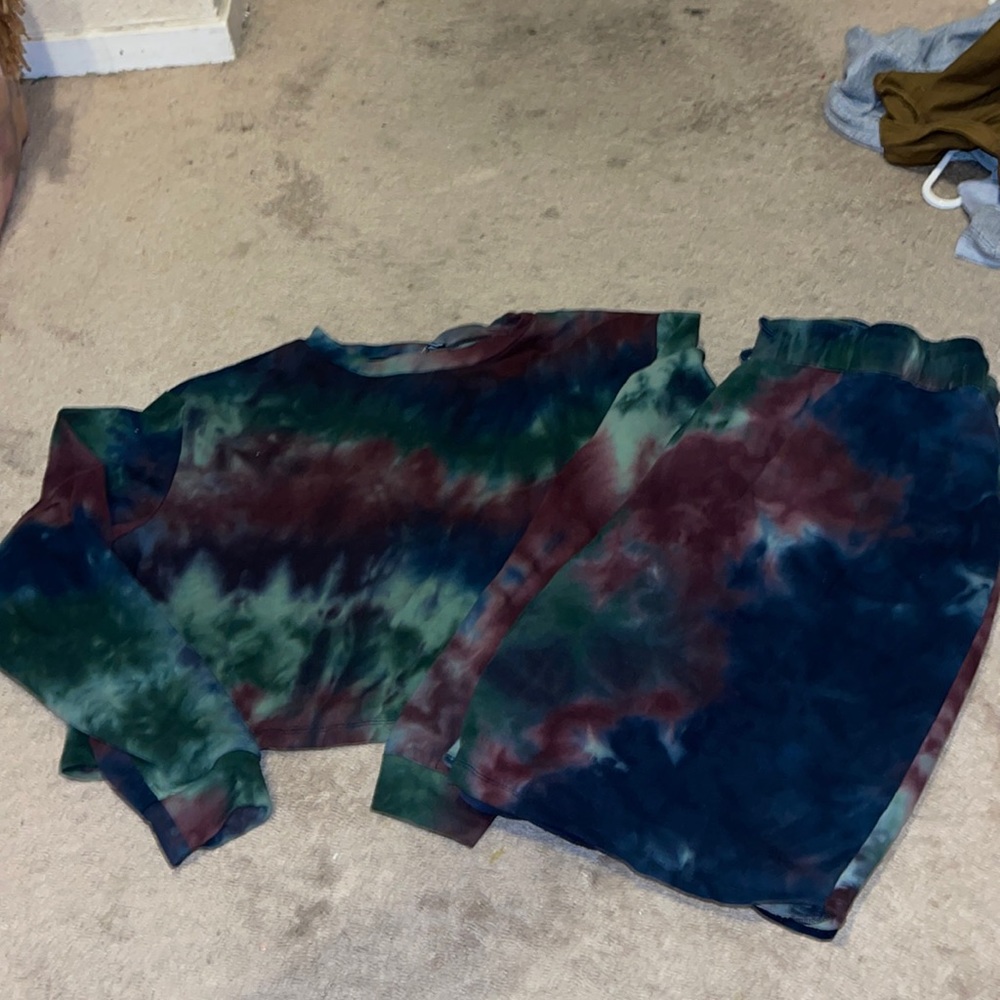 Fashion Nova 2 piece tie dye set